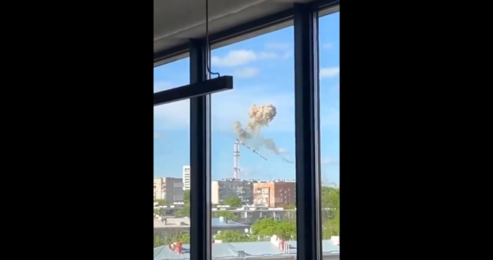 Putin attacca la tv ucraina: distrutta la torre televisiva di Kharkiv (VIDEO)