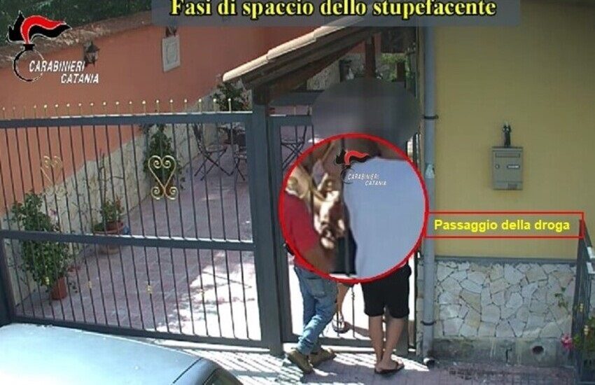 Giarre, operazione ‘Tigre reale’, sgominata piazza di spaccio nel quartiere Jungo: gli arrestati