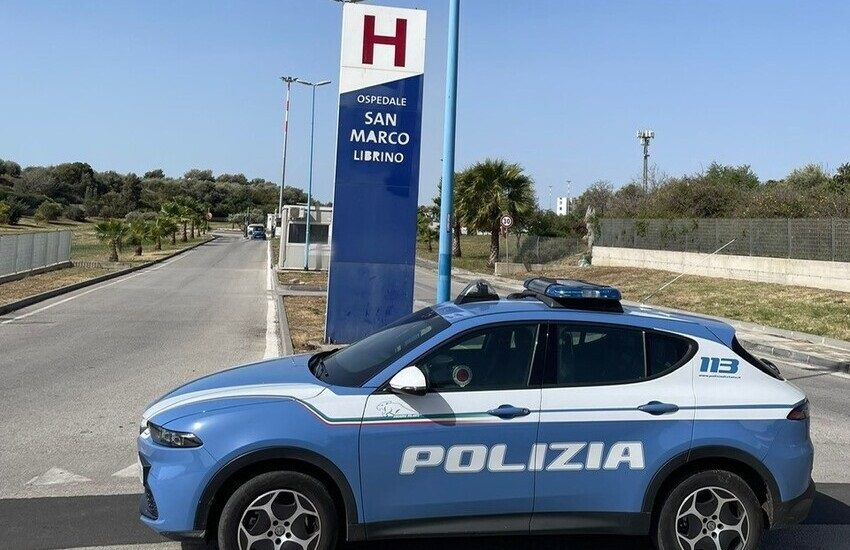 Catania, accoltella la sorella in strada per una lite furiosa: arrestata 47enne