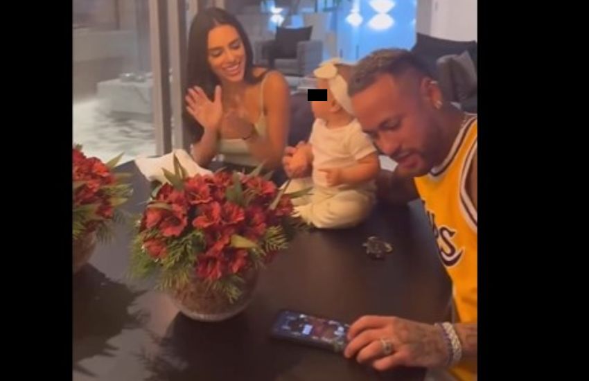 Bufera su Neymar: la figlia festeggia 6 mesi, ma lui preferisce giocare al poker [VIDEO]