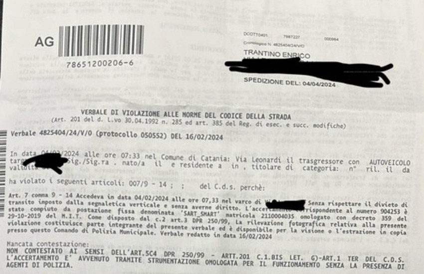 Catania, il sindaco, sanzionato dai vigili, posta foto di multa e pagamento