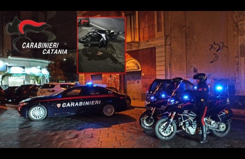 Nesima, i carabinieri sorprendono due ladri di scooter e recuperano il mezzo