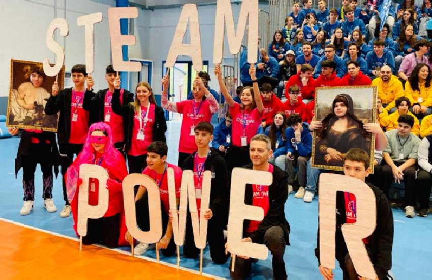 I ragazzi del Frezzotti Corradini di Latina alle finali del Campionato mondiale di Scienza e Robotica, ma servono soldi per partecipare