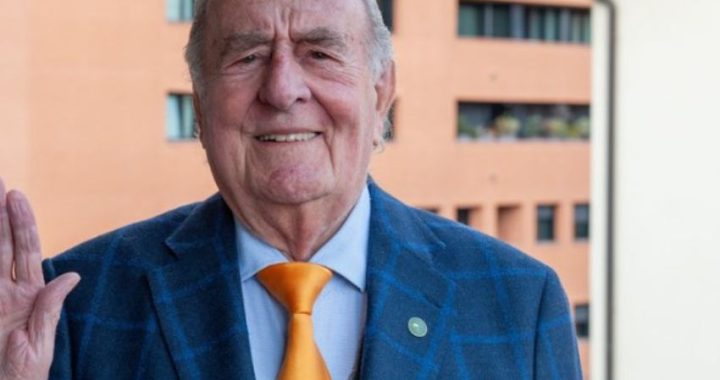 L’ex sindaco di Treviso Gentilini a 94 anni investe una runner, ma lui ribatte: “Continuerò a guidare”