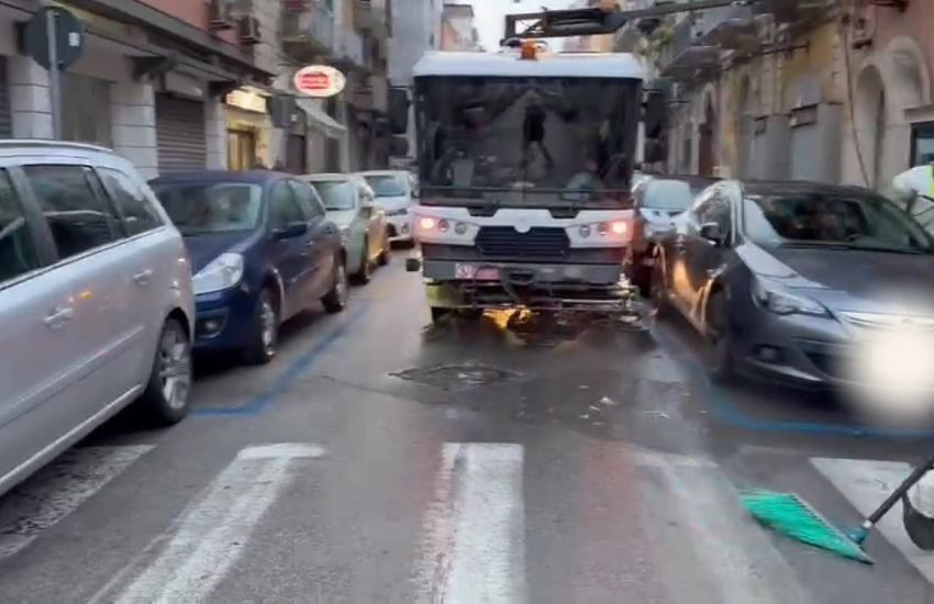 Foggia: aggredisce operatore ecologico del comune e fugge con l’idropulitrice