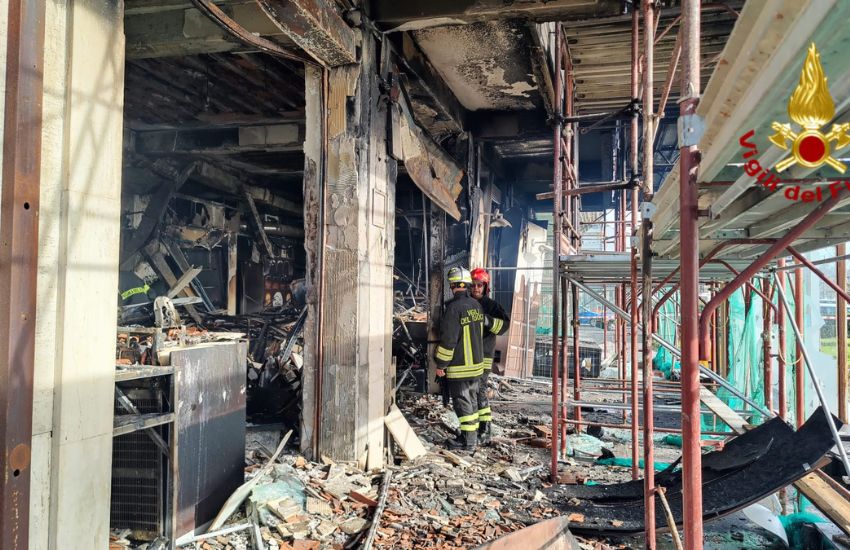 Catania, pauroso incendio in un bar del Lungomare: evacuata palazzina, ferito il titolare
