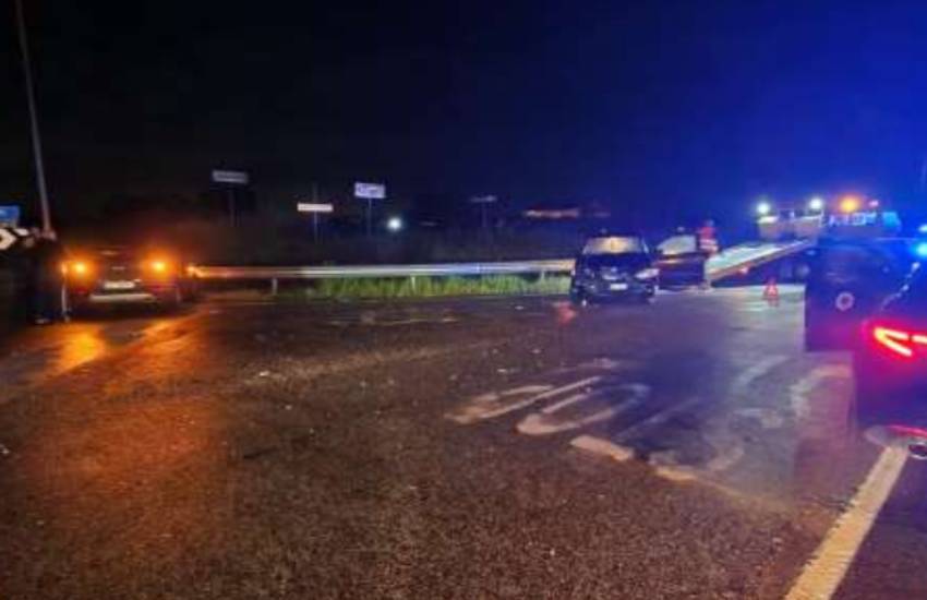 Terribile schianto tra due auto all’incrocio in provincia di Latina: 5 feriti
