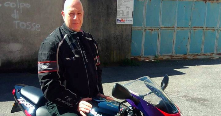 Moto contro auto, guardia giurata di Sorso muore a Brescia