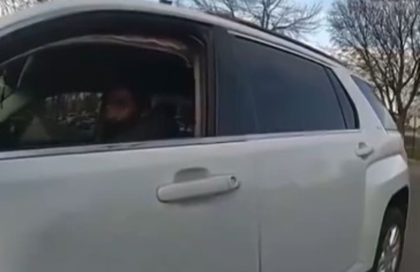 Chicago, polizia in borghese uccide un ragazzo afroamericano esplodendo 96 colpi di pistola: il tutto filmato in un video choc