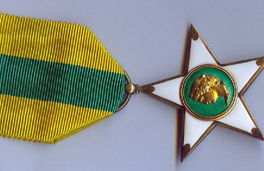 “Stella al merito del lavoro” per due dipendenti di poste pontini