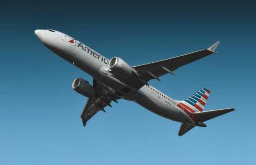 American Airlines nella bufera: passeggeri neri fatti scendere dall’aereo “Perché puzzano”