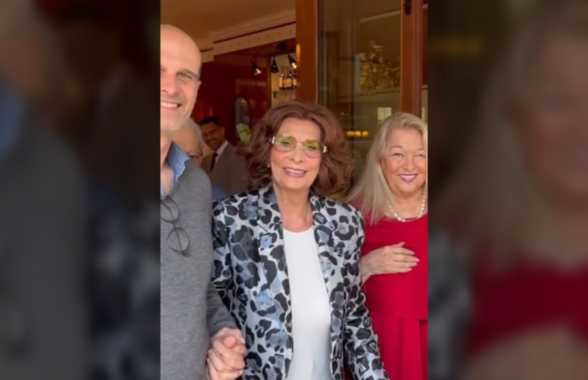 Sophia Loren inossidabile: le prime immagini pubbliche dopo la brutta caduta (VIDEO)