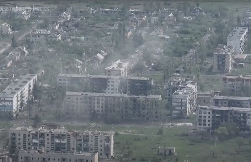 Ucraina, la città carbonizzata dall’esercito russo: il video sconvolgente