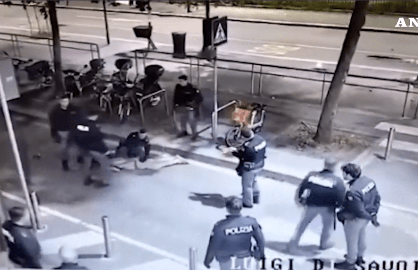 Milano, il video dell’agente che spara all’egiziano che stava aggredendo i poliziotti