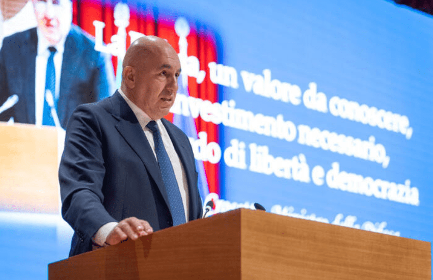 Crosetto ricoverato nuovamente d’urgenza