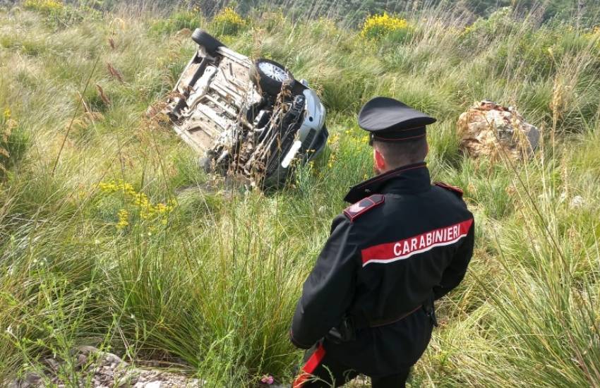 Drammatico incidente d’auto in provincia di Latina: 20enne con l’auto nella scarpata