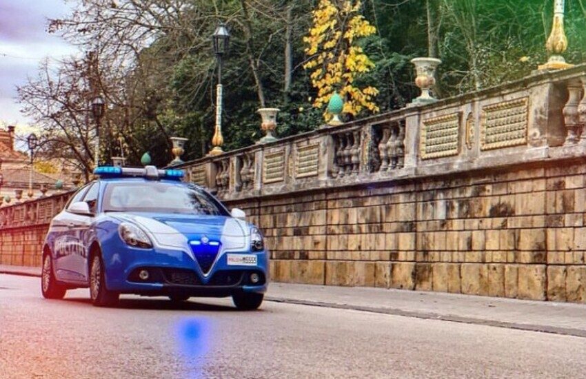 Caltagirone, rubano cavi elettrici dall’ex palazzetto dello sport: 3 persone fermate