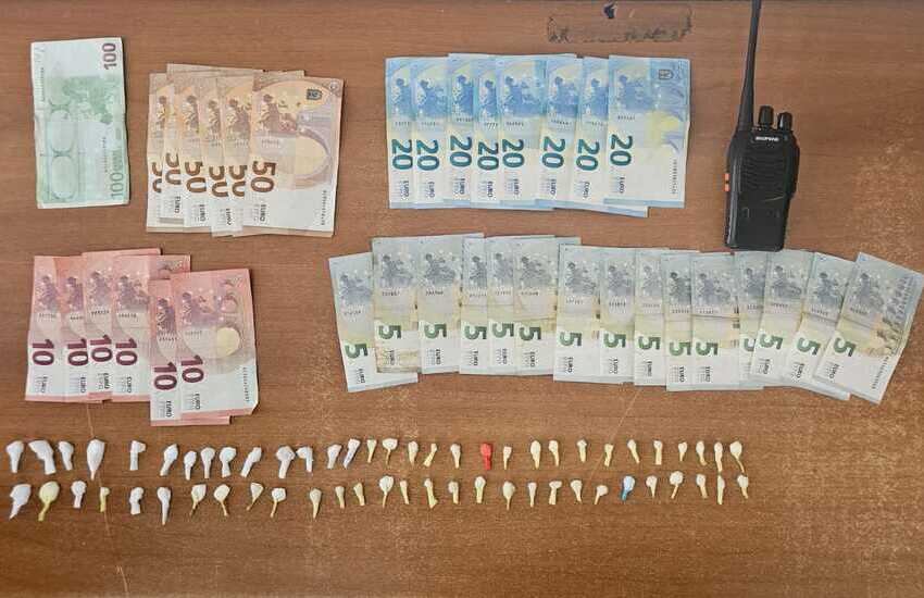 Catania, via Capo Passero: 18enne scappa sui tetti  con 60 dosi di cocaina. Arrestato