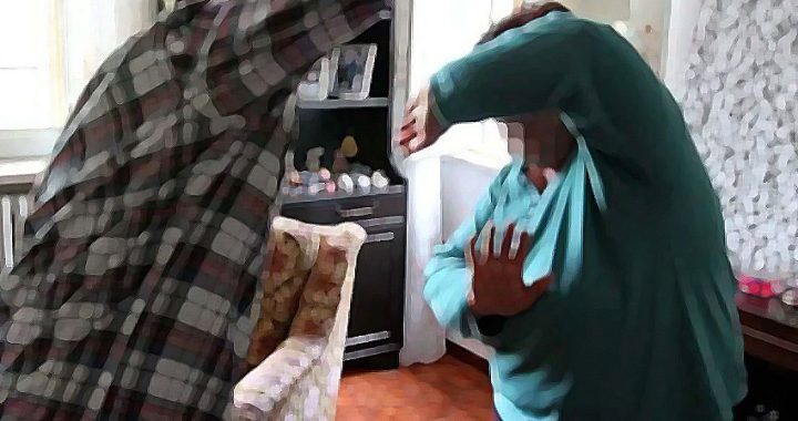 Sardegna: trascina la madre per strada dopo averla rapinata, 27enne in manette