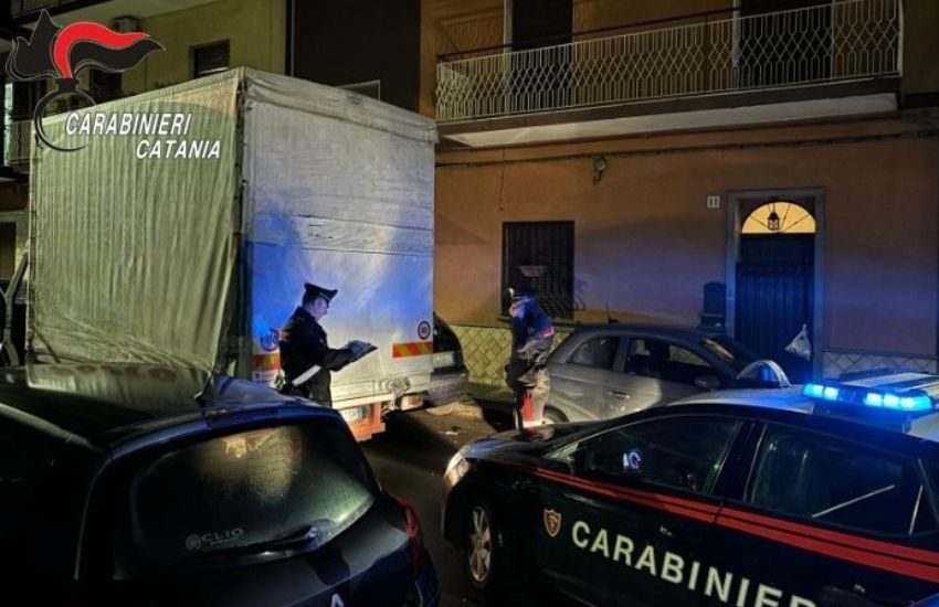 Catania, provano a rubare tre camion: 28enne  arrestato dopo un lungo inseguimento