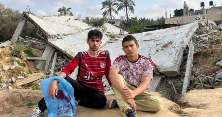 L’inferno di Gaza sui social: così due giovani amici raccontano la loro vita tra morte e bombardamenti