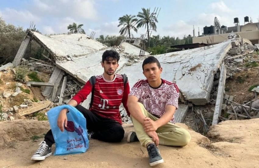 L’inferno di Gaza sui social: così due giovani amici raccontano la loro vita tra morte e bombardamenti