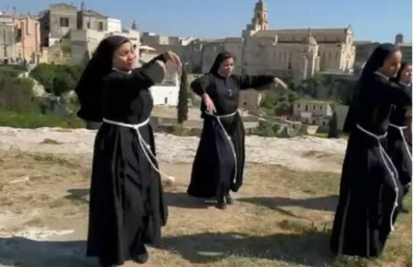 Suore ballano e cantano tra le gravine: chi sono le “Sister Act” della Puglia [VIDEO]
