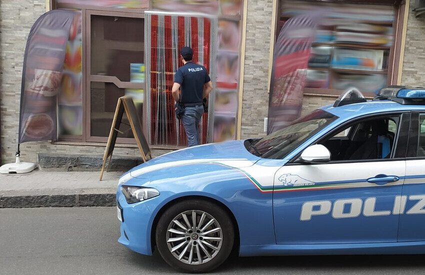 Adrano: “Questi tortellini sono scaduti” e gli spacca una bottiglia in faccia. Arrestato 41enne