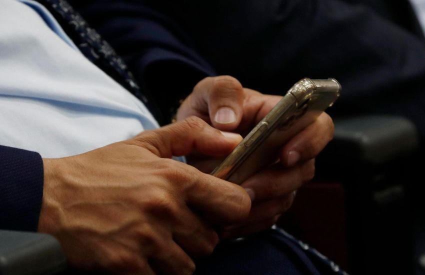 Pavia, prete si iscrive a sito di incontri: ricattato da una 35enne