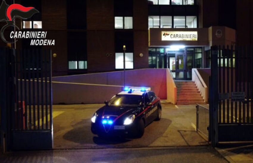Modena, uccide la moglie e si presenta dai carabinieri col cadavere nel furgone