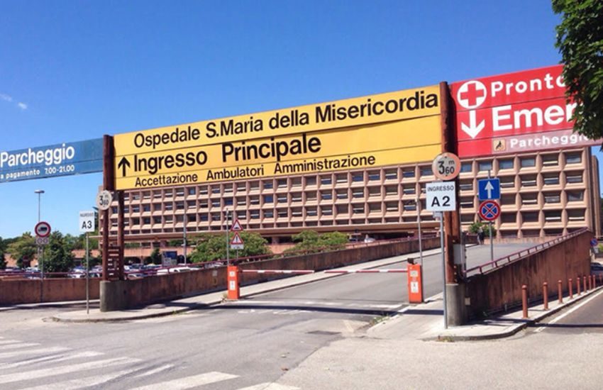 Udine, in condizioni critiche l’uomo intervenuto per sedare una rissa: arrestato il giovane che lo ha colpito