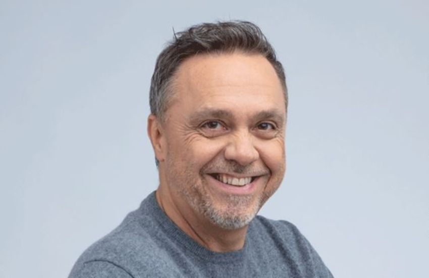 Chi è Gabriele Cirilli: età, carriera e vita privata del comico