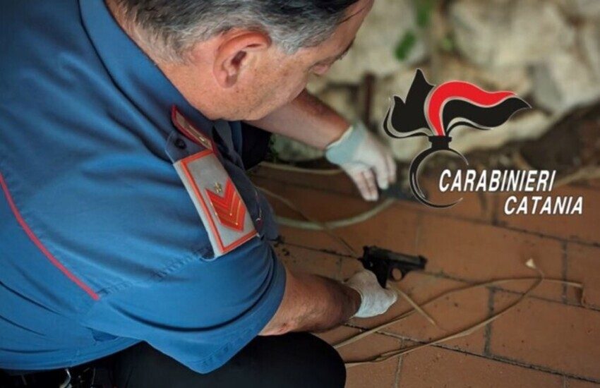 Pedara, spara all’ex moglie ma la pistola si inceppa: arrestato 87enne