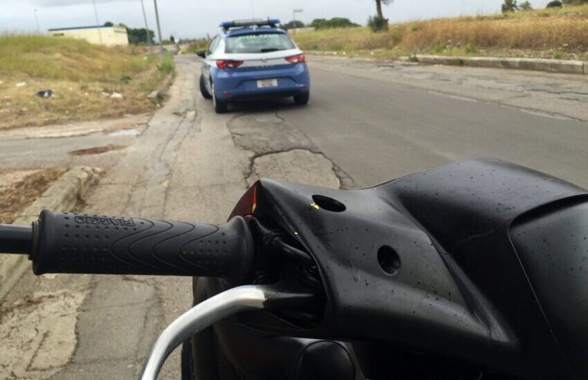 denunciato un 15enne per resistenza e ricettazione inseguito dalla polizia su uno scooter rubato l8217intervento a latina da Dayitalianews.com denunciato un 15enne per resistenza e ricettazione inseguito dalla polizia su uno scooter rubato l8217intervento a latina