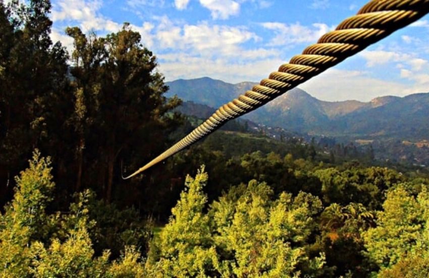 Tragedia sulla teleferica: donna muore davanti alla famiglia precipitando nel vuoto