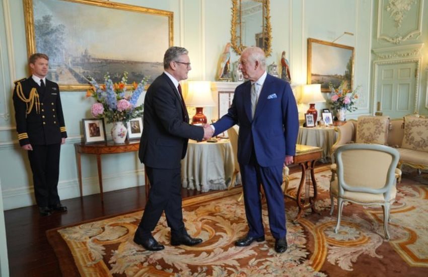 Keir Starmer nuovo premier della Gran Bretagna: “Saremo una nazione coraggiosa” (VIDEO)