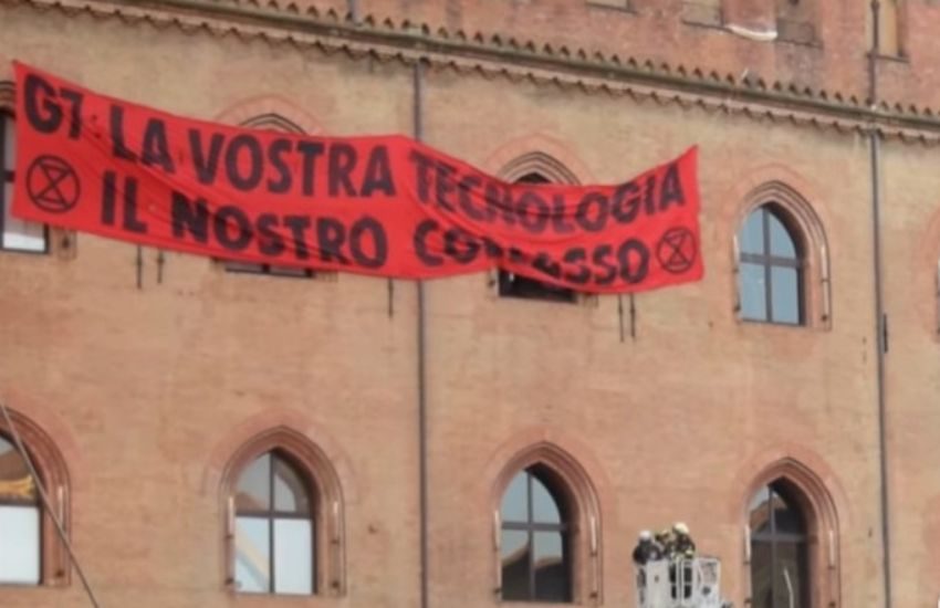 “Perquisita e costretta a spogliarmi nuda in un bagno lurido”, la denuncia dell’attivista dopo le proteste al G7