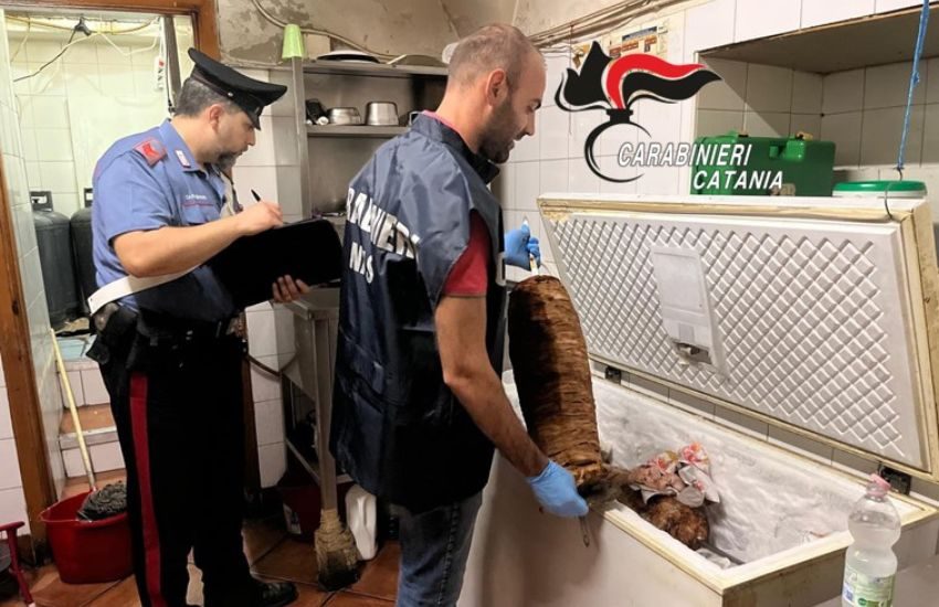 Catania, chiusa l’attività ad un “kebabbaro” in Via Etnea: pessime condizioni igienico-sanitarie
