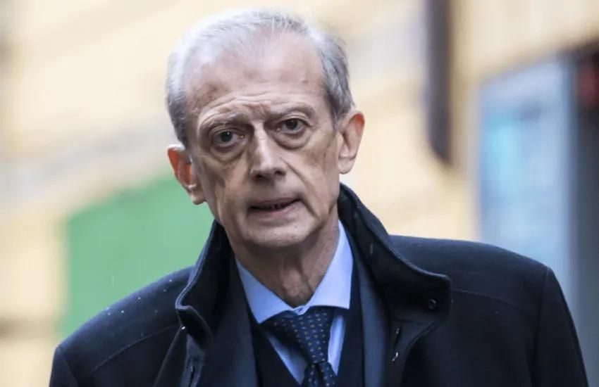 Furto del profumo al duty free, Fassino offre 500 euro per chiudere la vicenda