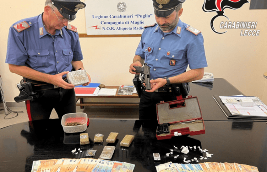 Spaccio nel Salento. Droga in pizzeria e armi in casa. Arrestati due giovani