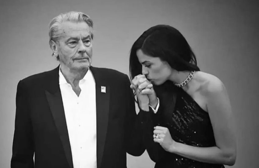 Alain Delon, scatta la guerra per l’eredità: l’attore ha lasciato metà del suo patrimonio alla figlia prediletta Anouchka
