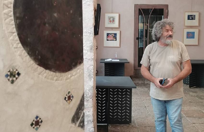 Domenica l’evento FAI a Sezze; a Suso la presentazione della delegazione di Sezze a casa del maestro marmorario Franco Vitelli