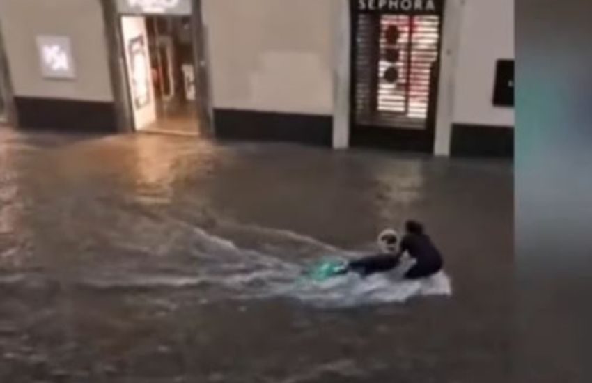 Catania, uomo trascinato da un fiume d’acqua in via Etnea, salvato per miracolo da una donna