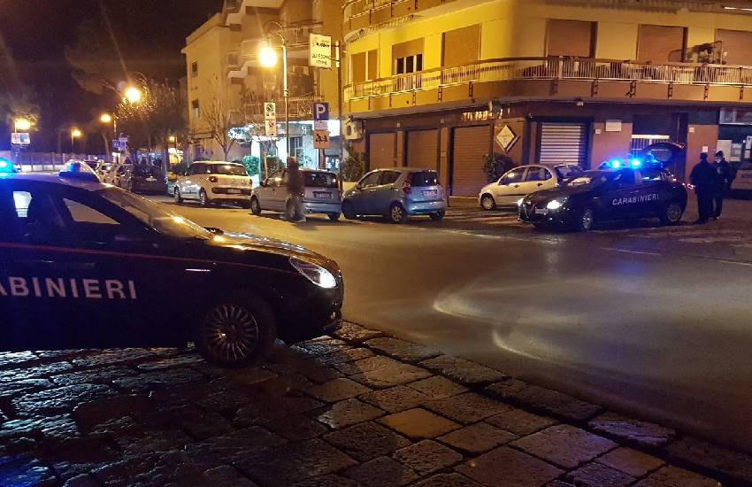 Aggredito da almeno 15 coetanei: la sconcertante denuncia di un 19enne pontino