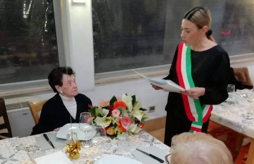Primo compleanno a tre cifre per la nonna pontina Palmerina, che ha spento 100 candeline