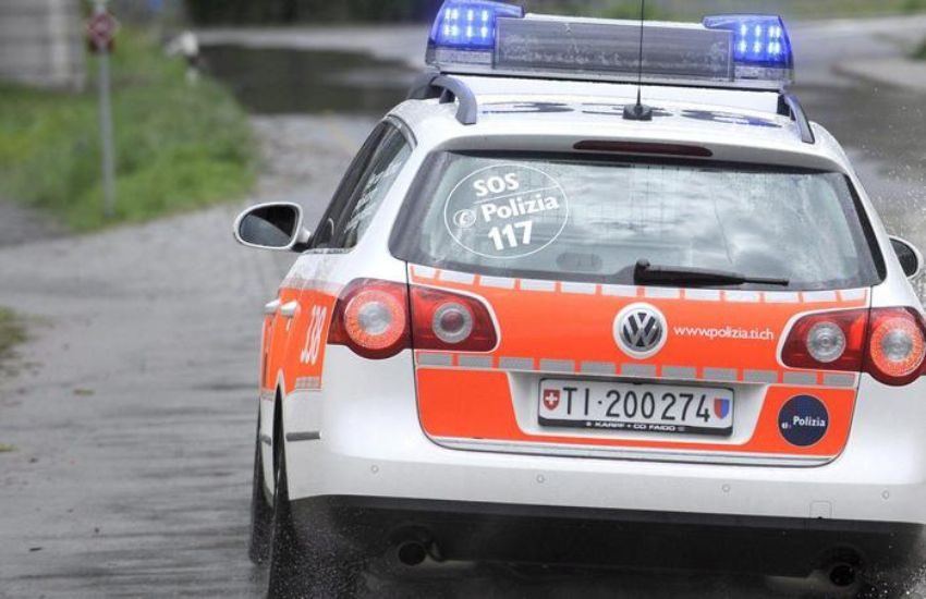 Ripreso dall’autovelox in Svizzera, italiano scende e lo distrugge