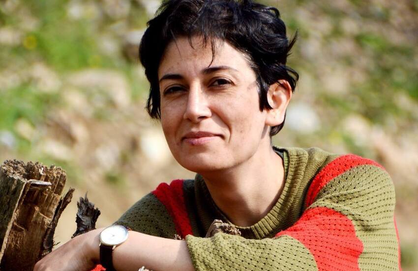 Pena di morte per l’attivista curda Pakhshan Azizi detenuta nello stesso carcere di Cecilia Sala