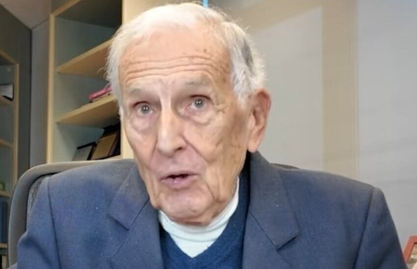 Silvio Garattini, l’ultimo antibiotico 40 anni fa: “Non rinuncio al caffè zuccherato, fa bene”