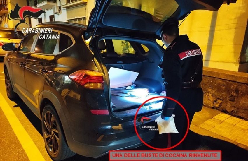 Riposto, i carabinieri intervengono pensando di sventare una rapina, ma trovano più di 5 kg di cocaina
