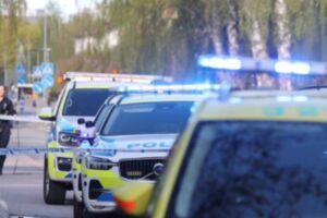 Russia, 15enne entra a scuola con un coltello e uccide un bambino di 10 anni, poi si scatta un selfie con il cadavere